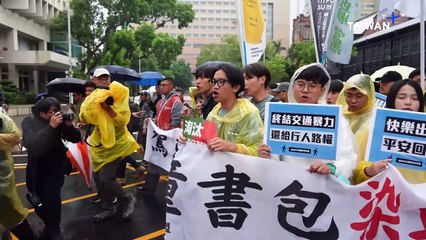Protesters March in Taipei, Call for Measures To Protect Pedestrian Safety