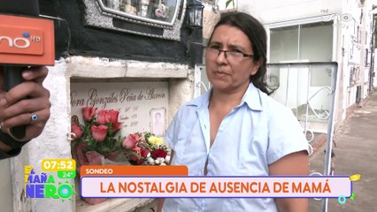 HIJAS RECUERDAN A SUS MADRES DESDE EL CEMENTERIO
