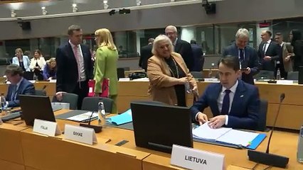 Reservas de los 27 fuerzan a retirar el voto para oficializar catalán, euskera y gallego en UE