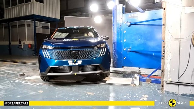 Le SUV compact électrique Peugeot e-3008 obtient quatre étoiles sur cinq possibles aux crash-tests Euro NCAP 2025