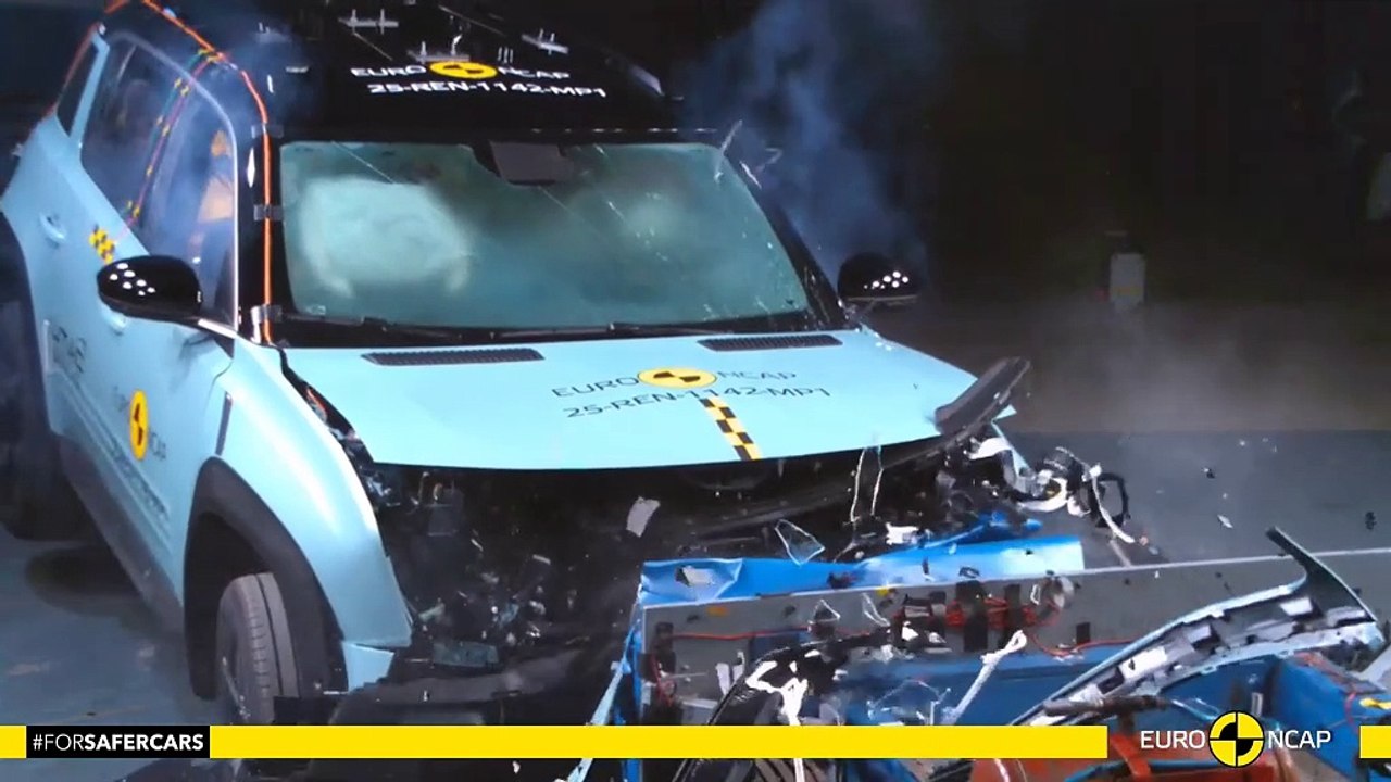 Le crossover électrique urbain Renault 4 E-Tech obtient quatre étoiles sur cinq possibles aux crash-tests Euro NCAP 2025