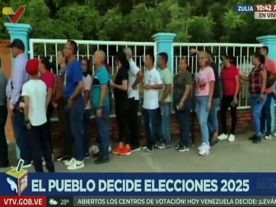 Zulianos acuden a ejercer su derecho constitucional al sufragio en el municipio Cabimas