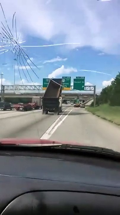 Camion VS panneau de signalisation