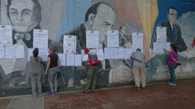 Se ABREN las URNAS en VENEZUELA para las ELECCIONES de GOBERNADOR y ASAMBLEA NACIONAL