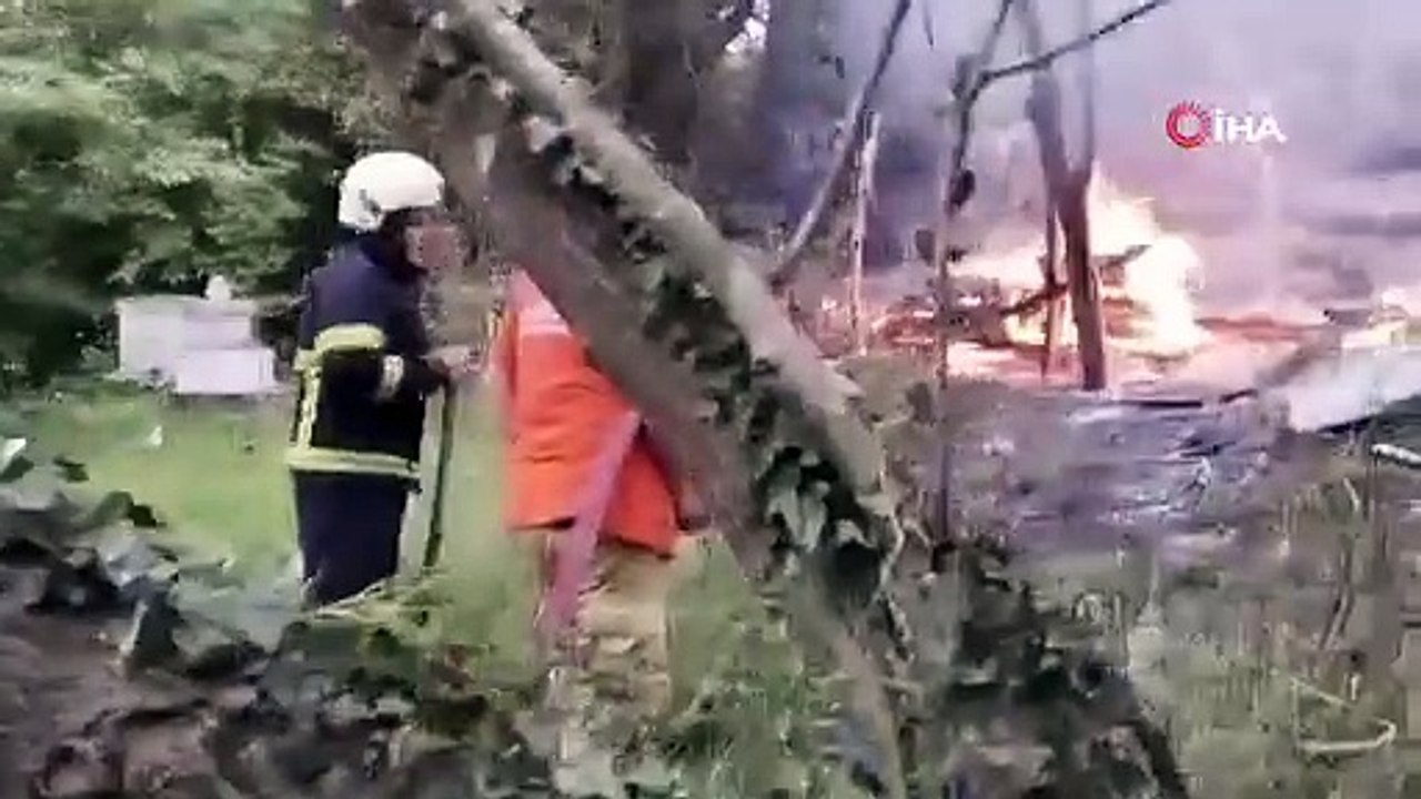 Çaycuma’da bal üreticisinin barakası yandı