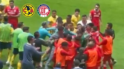 El Toluca vs. América se calienta y los jugadores llegan hasta los empujones