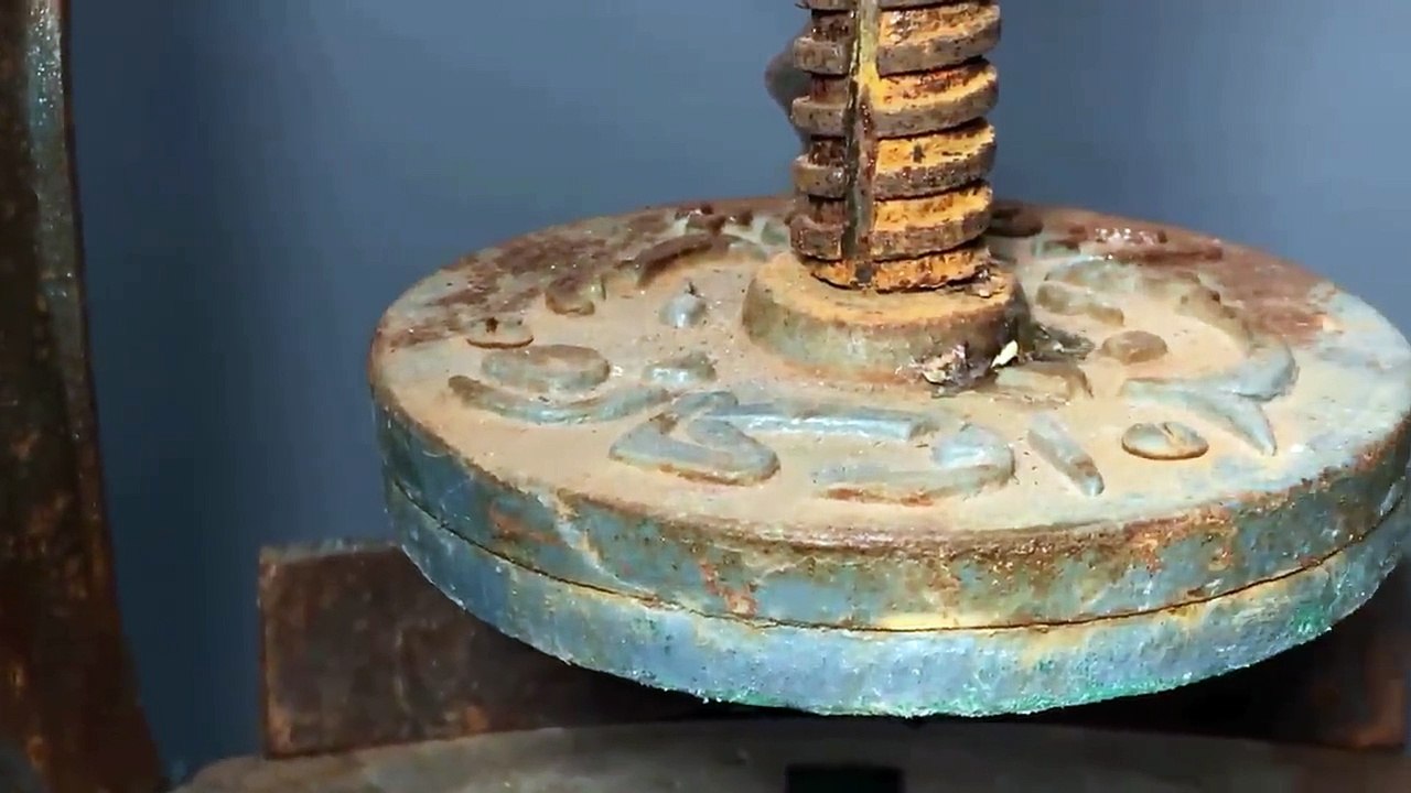 American! Bringing a Rusty Antique Ice Crusher Full Restoration & Testing Video