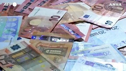 In Italia rinnovare la patente costa fino a 133 euro: la piu' cara d'Europa