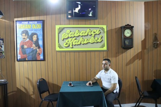 'Sabahçı Kahvesi'nde buluşuyorlar: Ferdi Tayfur hayranları fırsatı kaçırmadı