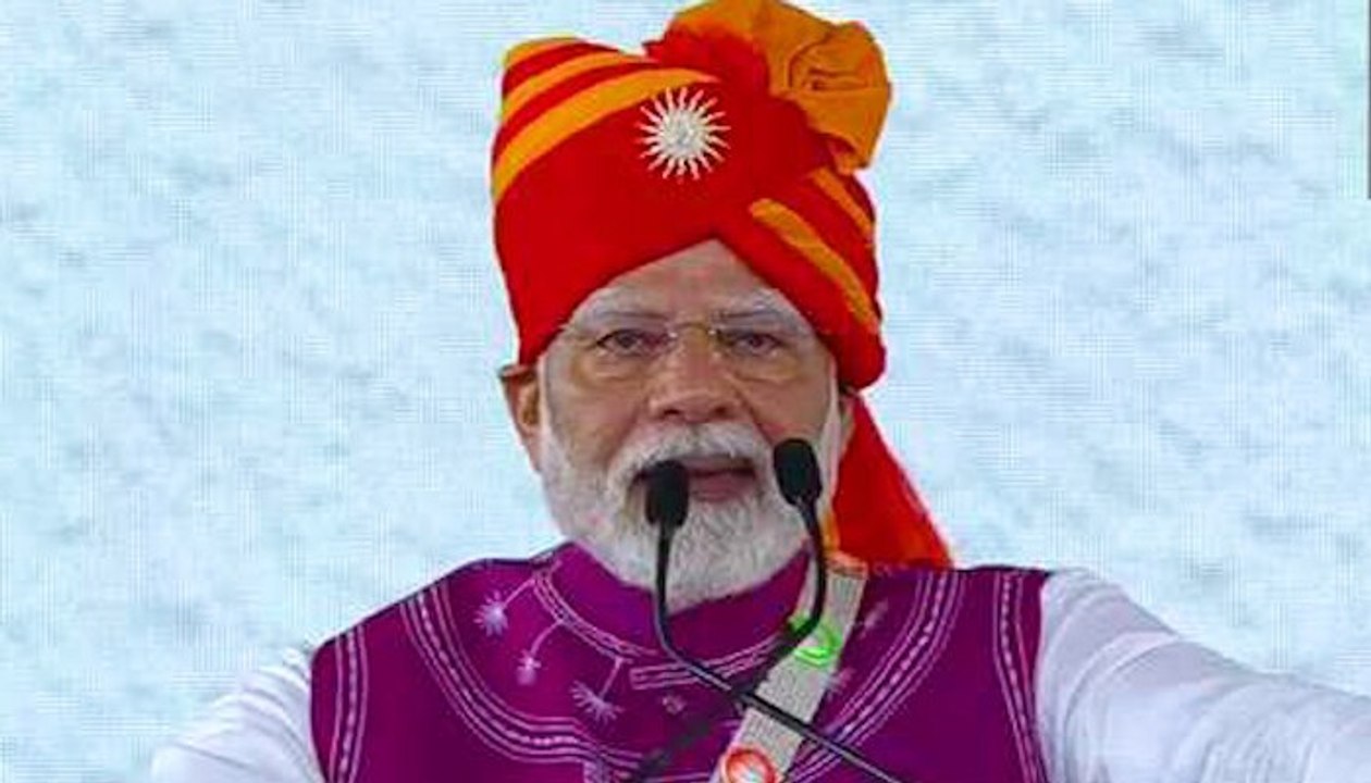PM Modi Flags Off Dahod’s First Electric Locomotive