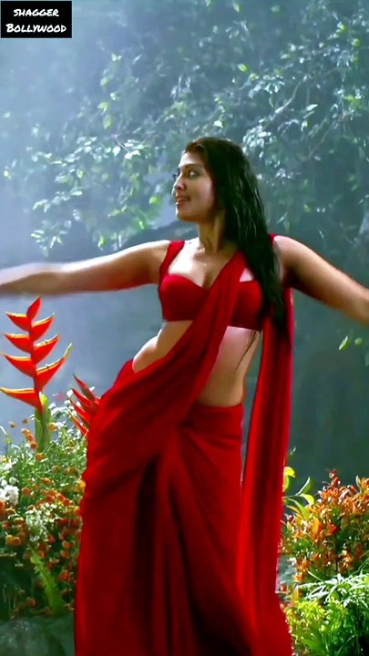 Pranitha Subhash Hot Slow mo edit | Actress Pranitha Subhash Hottest song Vertical Edit