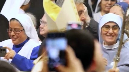 El papa toma posesión de su cátedra de obispo de Roma en la basílica de San Juan de Letrán