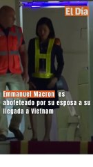 Emmanuel Macron es abofeteado por su esposa a su llegada a Vietnam