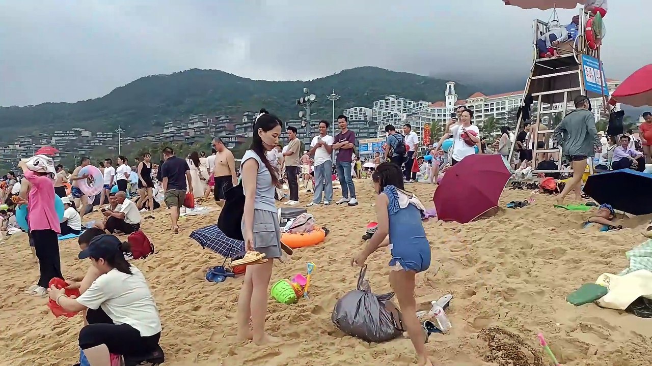 You Won’t Believe What I Experienced at Dameisha Beach | Hidden Beach Life in Shenzhen, China!