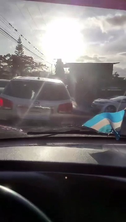 Tráfico vehicular intenso en residencial los hidalgos