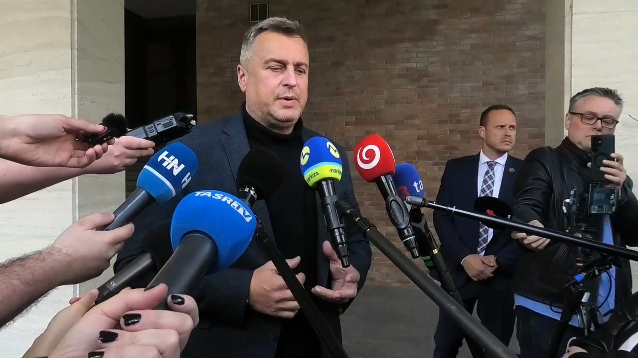 ZÁZNAM: Danko: Kamenický nie je presvedčený o tom, že by sa mala transakčná daň upraviť