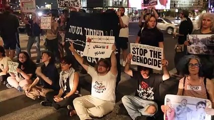 Israeli anti-war protesters clash with police in Tel Aviv