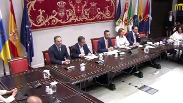 Ábalos niega ninguna relación con el Gobierno de Canarias para comprar material sanitario