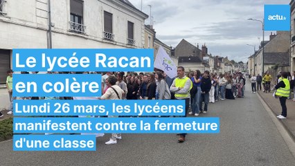 Les lycéens de Racan, à Montval-sur-Loir, manifestent contre la fermeture d'une classe de terminale