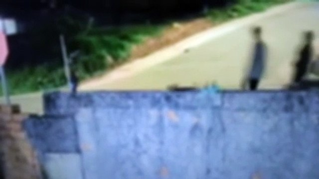 Mulher e adolescente são detidos por homicídio em via pública no Paraná; câmera de segurança registrou crime