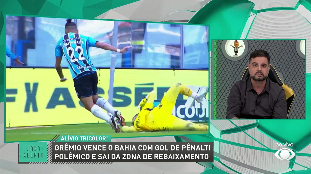 Chico Garcia detona arbitragem de Grêmio x Bahia: “Não foi pênalti!”