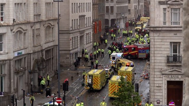 Une voiture fonce sur la foule à Liverpool