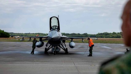 Video: Laatste Nederlandse F-16’s vertrekken richting Oekraïne