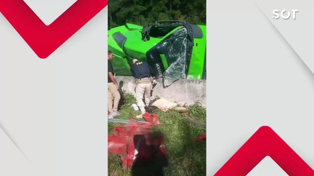 Caminhoneiro tomba carreta carregada de bebidas e é preso por embriaguez na BR-116