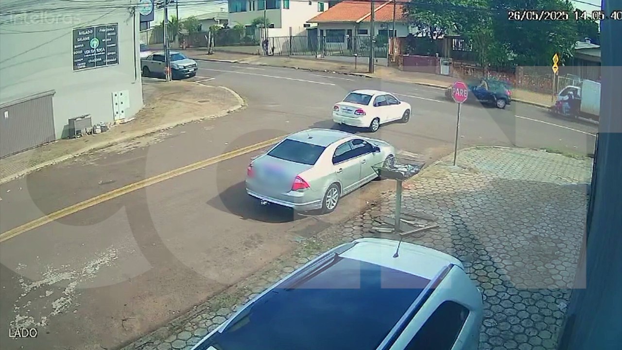 Câmera flagra acidente que deixou motociclista ferido no Bairro São Cristóvão