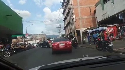 Accidente frente a La Despensa del guanacaste, se registran sólo daños materiales