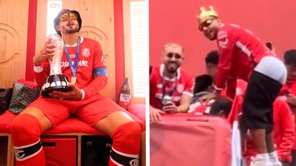 Alexis Vega hace polémico festejo en medio del desfile de la victoria de Toluca