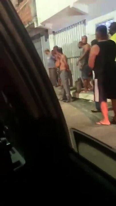 VÍDEO: Dois homens foram detidos roubando motos em via de Salvador