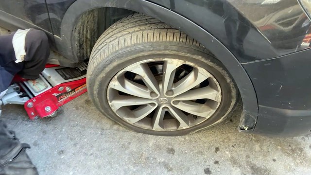 1 Oto lastik tamiri patlak teker Beşiktaş Şişli Mecidiyeköy Sinan Usta 30 yıllık usta tel aşağıda