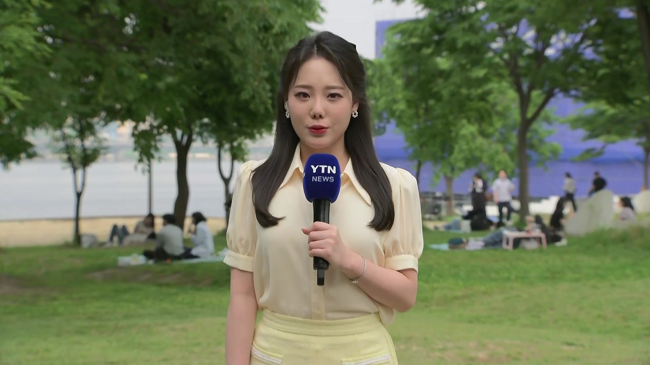 [날씨] 햇볕 '쨍쨍' 내일도 더위 계속...곳곳 요란한 소나기 / YTN
