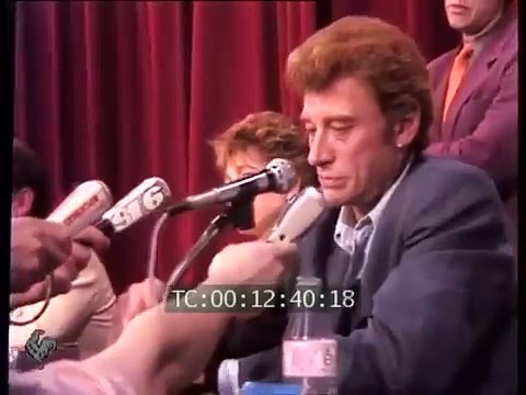 Johnny Hallyday – Conférence de Presse pour Détective (Rushs Pathé – 10 Mai 1985)