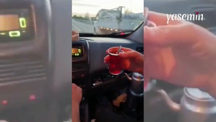 Araba yolculuğunda çay keyfi! O anlar böyle paylaşıldı