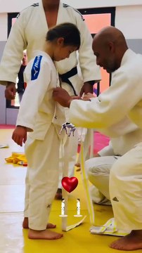 Adriana Karembeu partage une vidéo de sa fille Nina, 6 ans, judokate déterminée