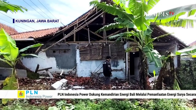 Penampakan Angin Puting Beliung di Kuningan Jabar, Rusak Puluhan Rumah Warga