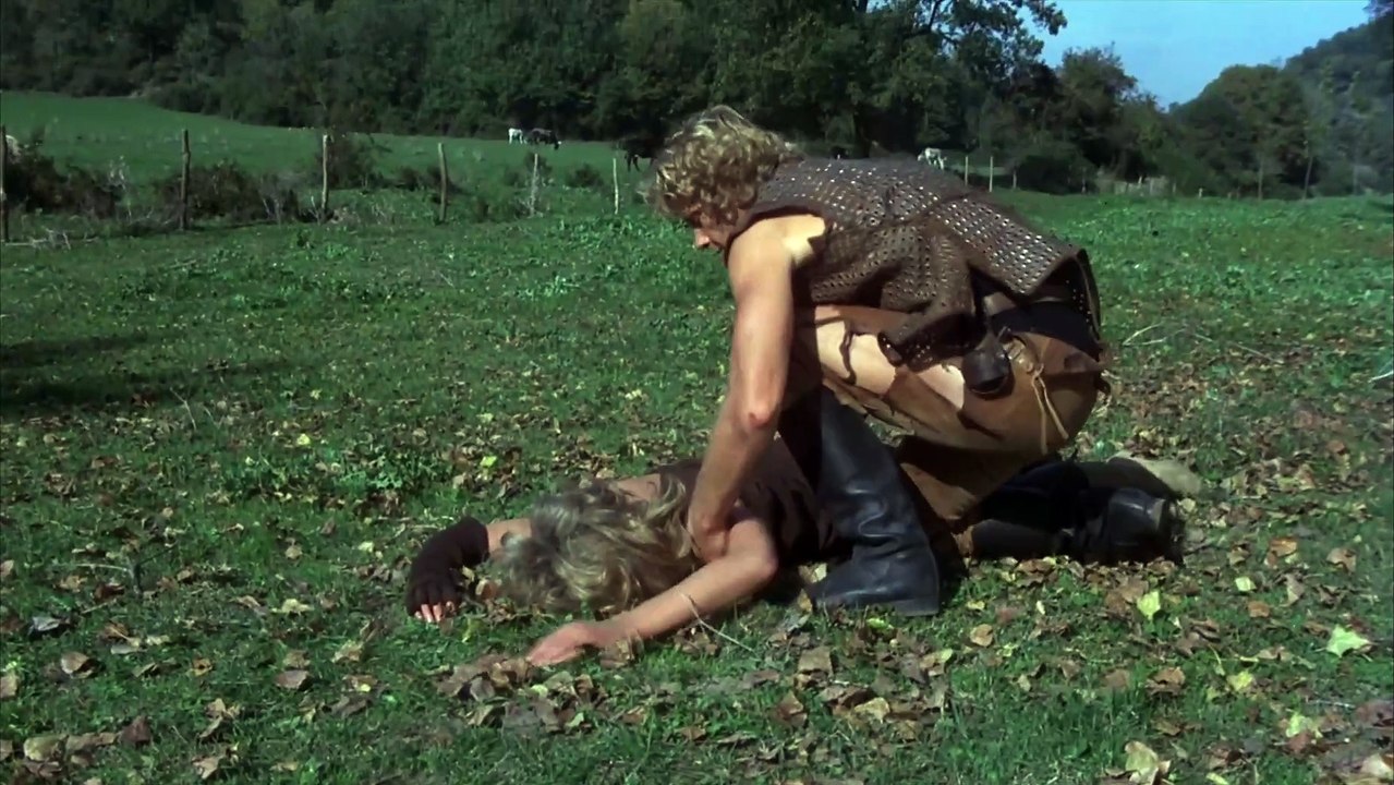 SHE… eine verrückte Reise in die Zukunft