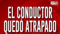 Tremendo accidente en Barracas: hay una persona atrapada