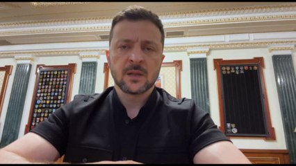 Zelensky: "Gli attacchi russi sempre più sfacciati e su larga scala"