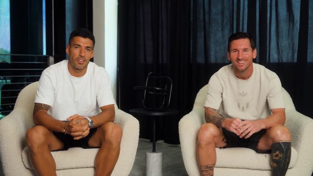 Luis Suárez presenta a Messi como nuevo 'fichaje' de su equipo en Uruguay