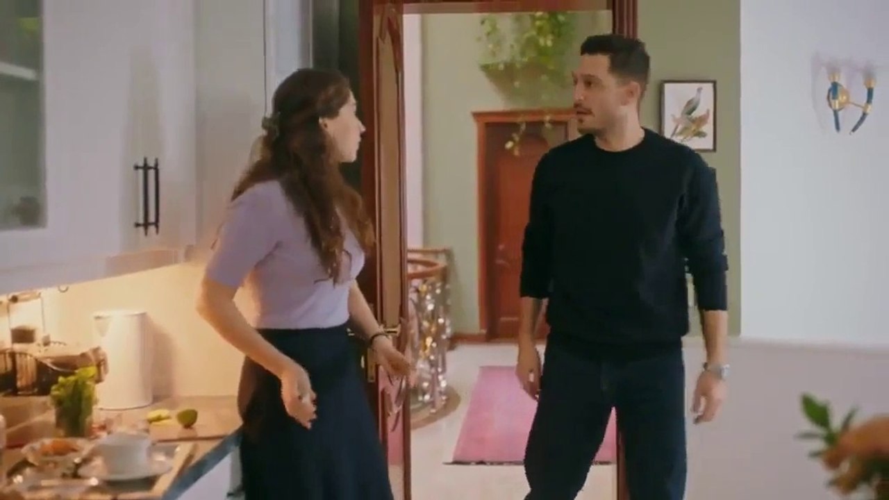 31. Lost In Love ❤️ Perdidos En El Amor. Capítulo 31 Audio ESPAÑOL HD. (Sakla Beni). Con Uraz Kaygılaroğlu, Cemre Baysel, Asude Kalebek, Baran Bölükbasi.