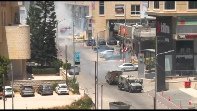 Cisgiordania, forze israeliane fanno irruzione nei negozi di cambio