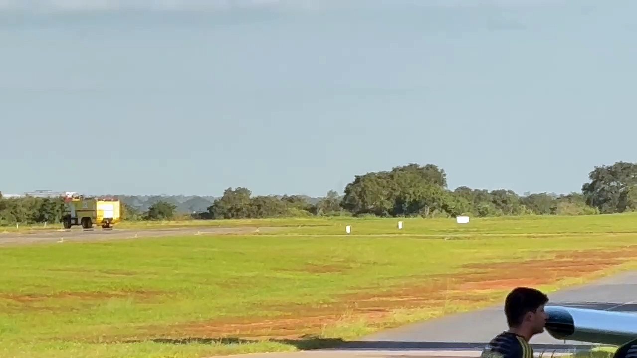 Avião faz pouso de emergência com suspeita de vazamento de fluido hidráulico I MT
