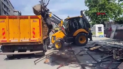 15 yıllık kaçak büfeler mahkeme kararıyla yıkıldı