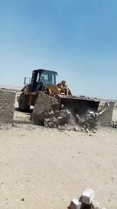 إزالة التعديات على أراضي أملاك الدولة والأراضي الزراعية بمدينة الصف