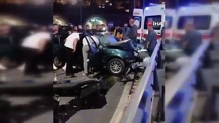 Zonguldak’ta kontrolden çıkan otomobil refüje çarptı: 4 yaralı