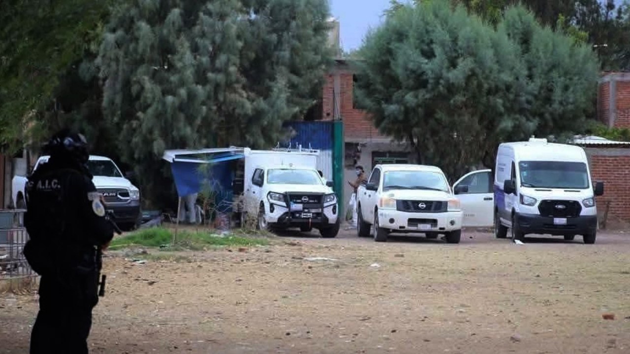 Hallados 17 cuerpos enterrados en una fosa común dentro de una vivienda en Irapuato