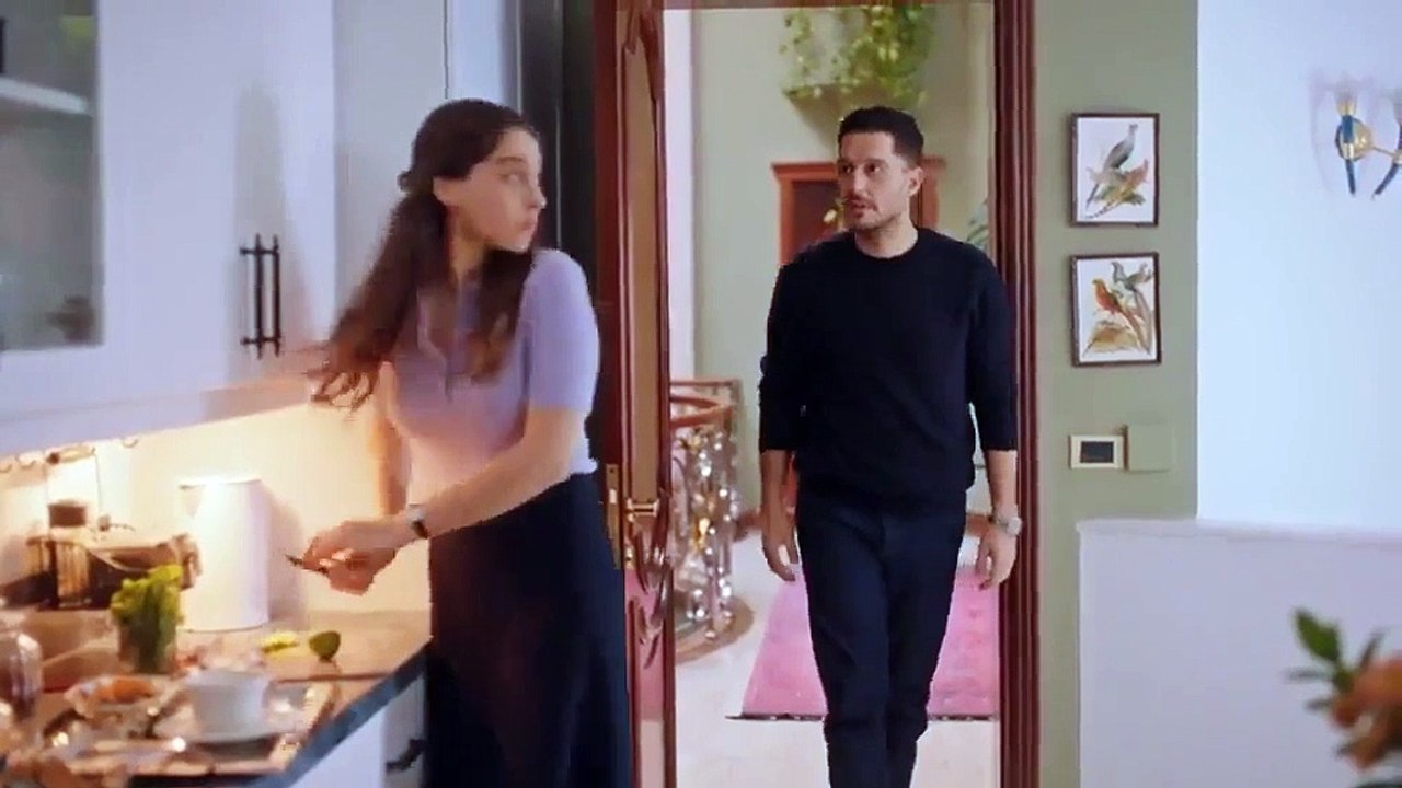 31. Lost In Love ❤️ Perdidos En El Amor. Capítulo 31 Audio ESPAÑOL HD. (Sakla Beni). Con Uraz Kaygılaroğlu, Cemre Baysel, Asude Kalebek, Baran Bölükbasi.